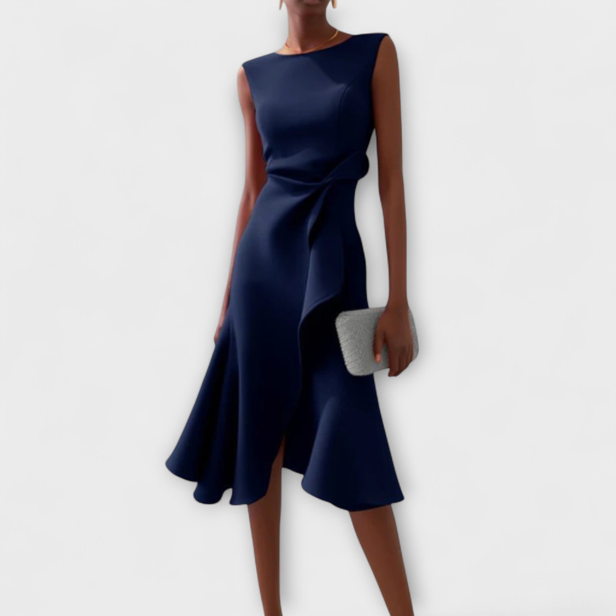 Éilis – Asymmetrisk draperad midiklänning