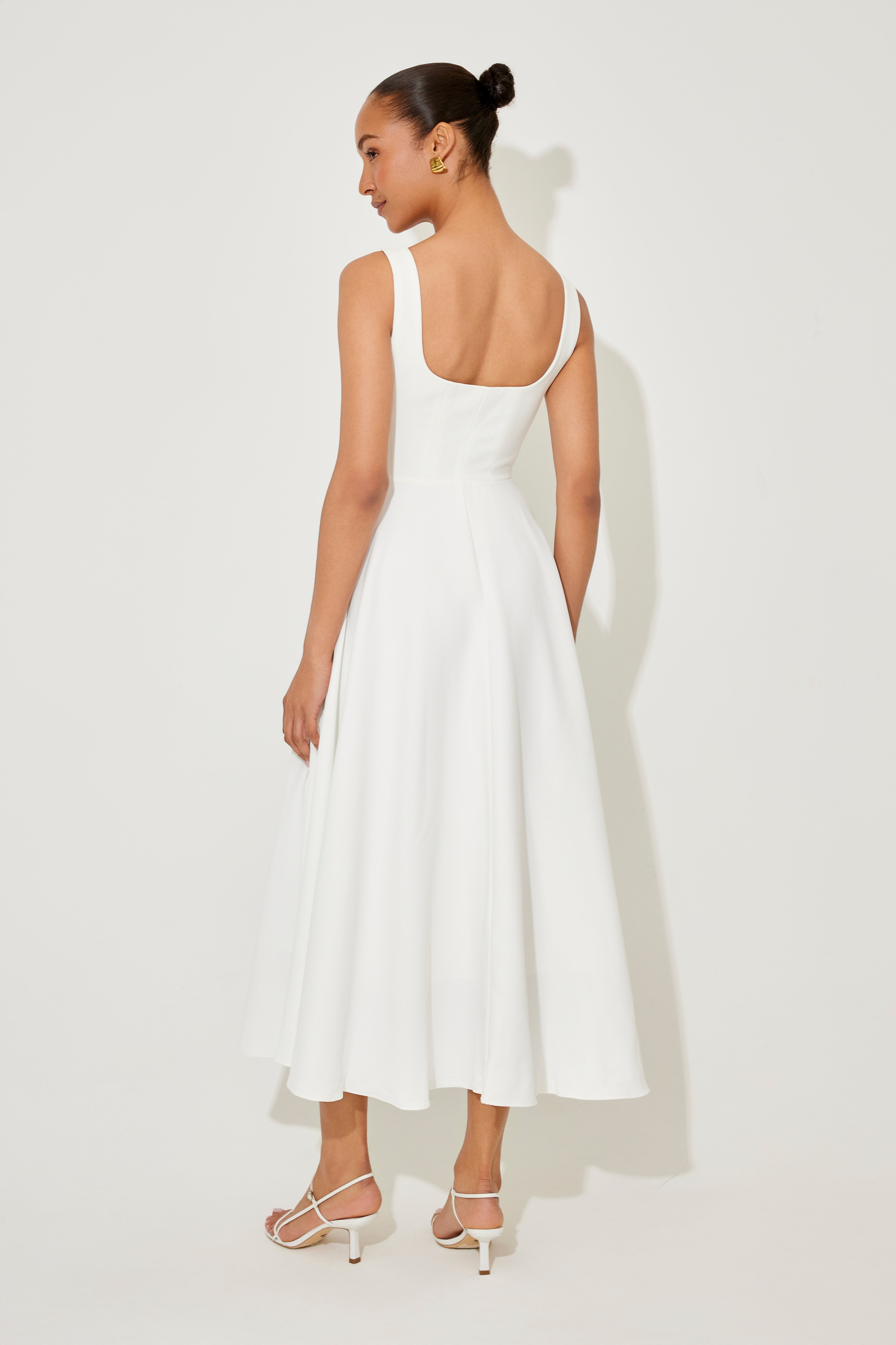 Amelia™ | Tidlös Flowy Midi Klänning